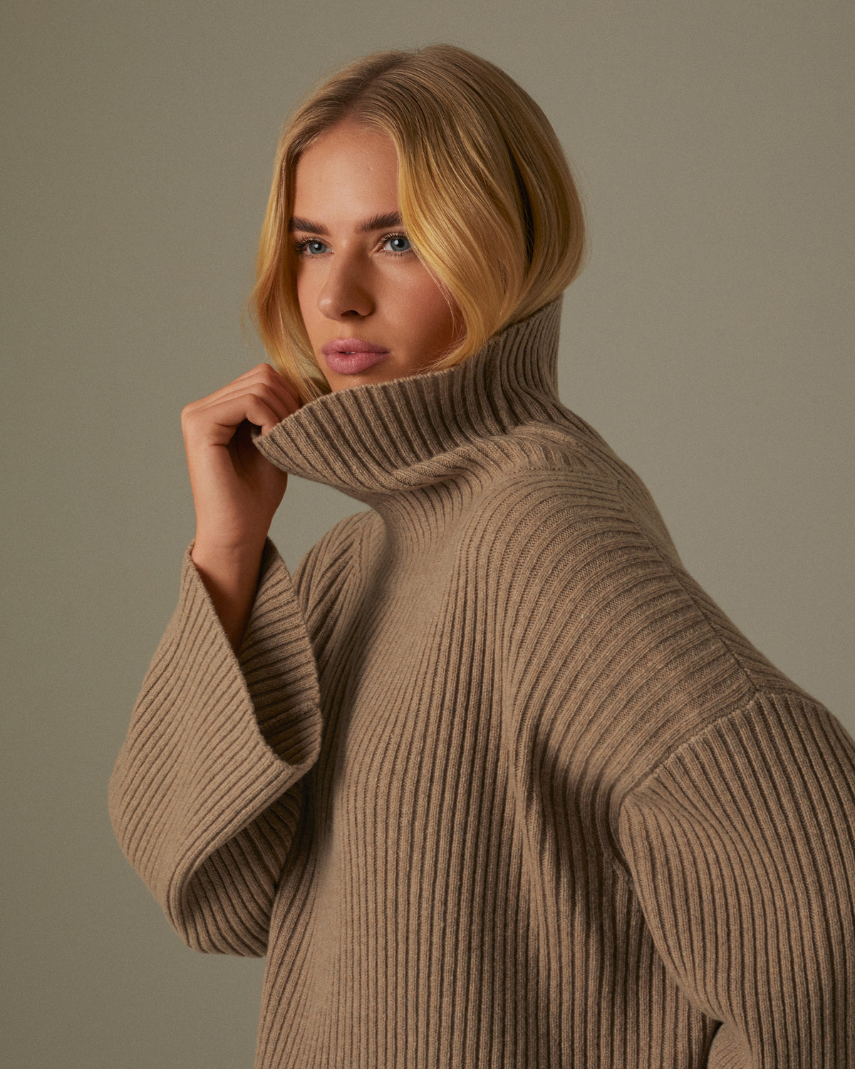 Cashmere oversized roll neck side slit sweater Sand