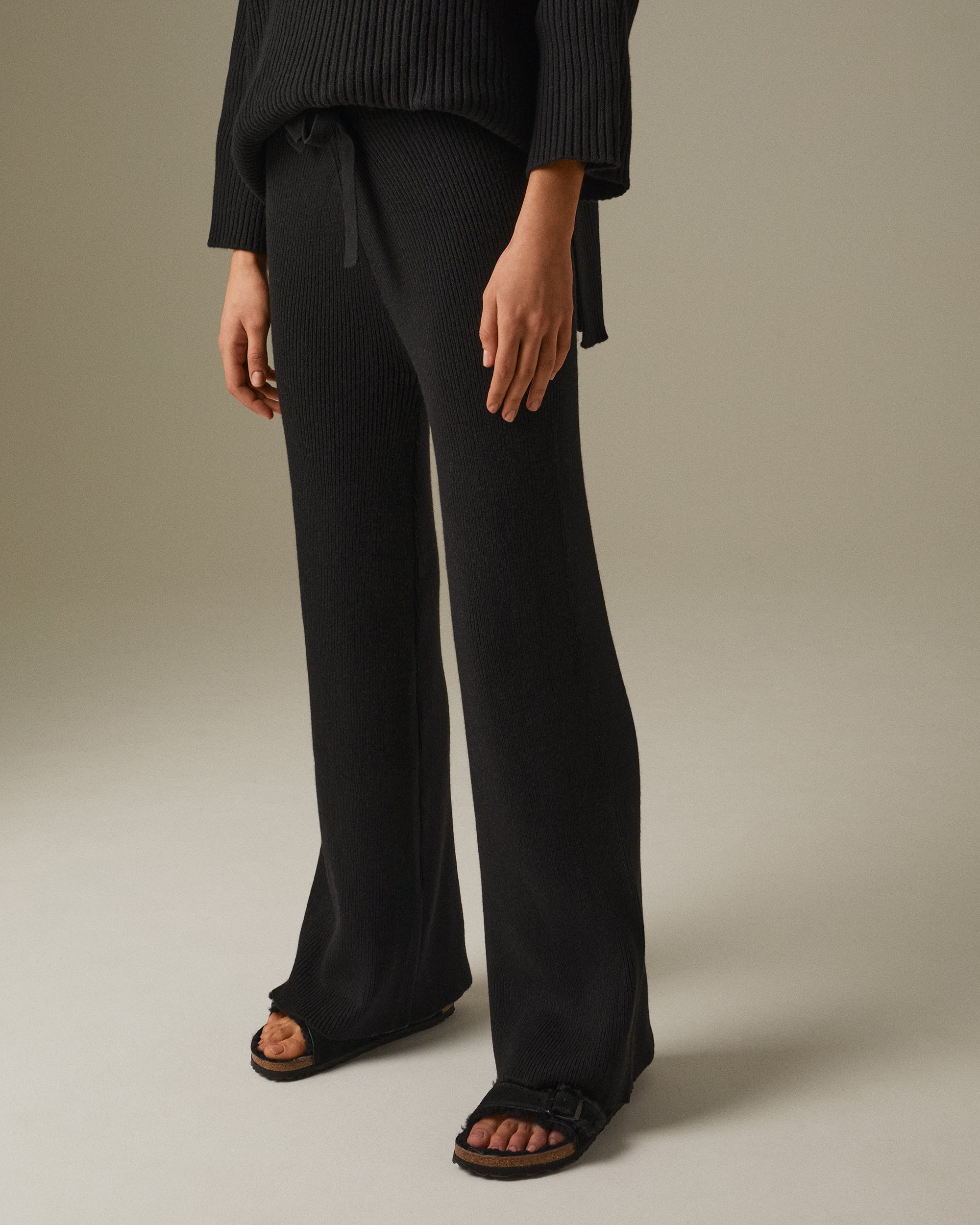 Women's ribbed cashmere wide leg knitwear trousers Black