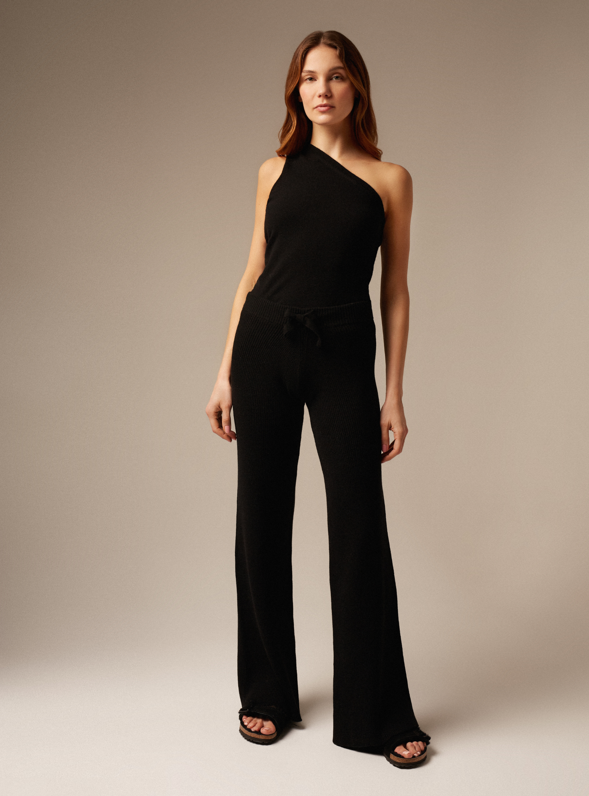 Black cashmere asymmetric sleeveless top Full 