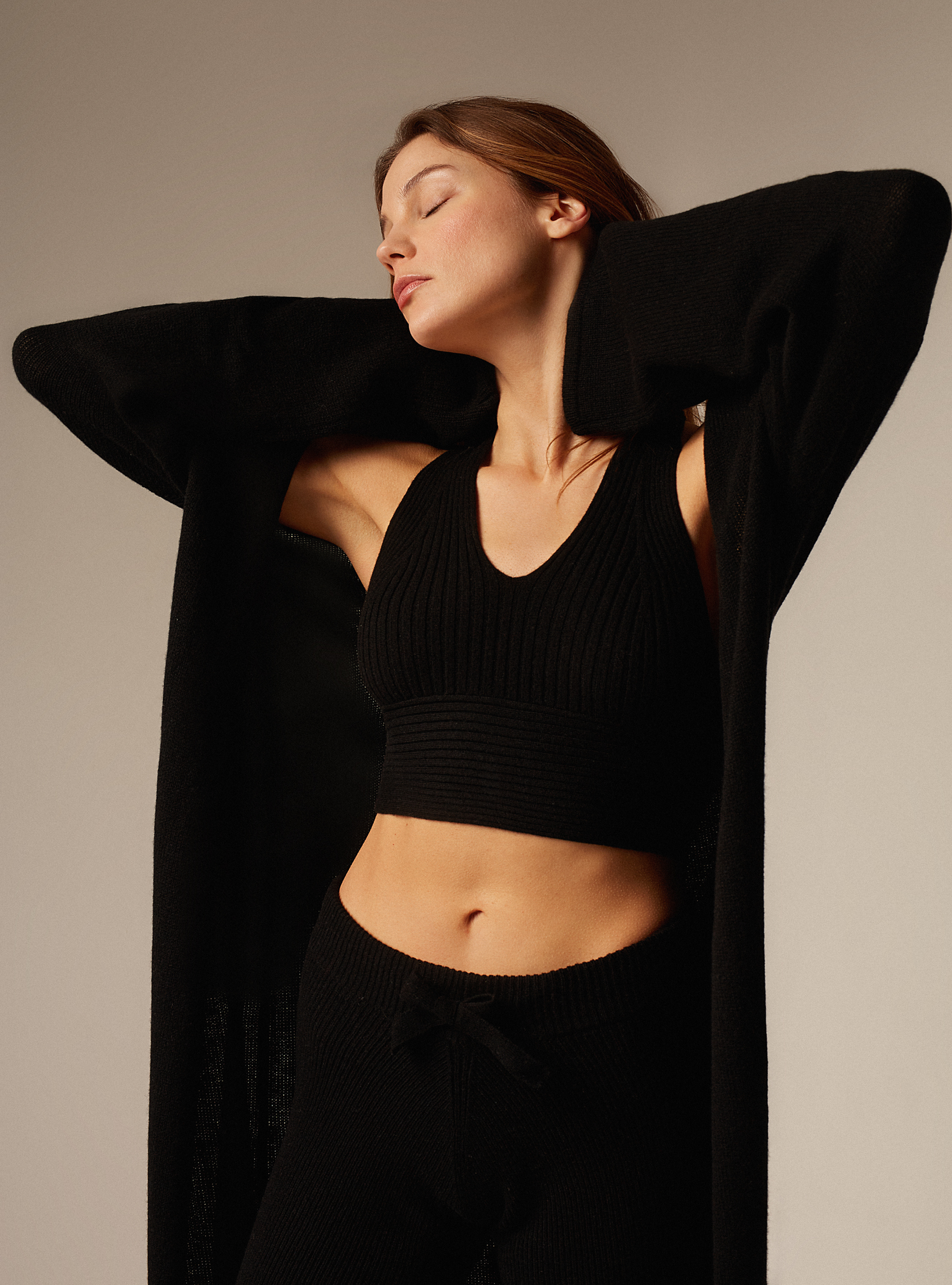 Soft black cashmere maxi cardigan for women
